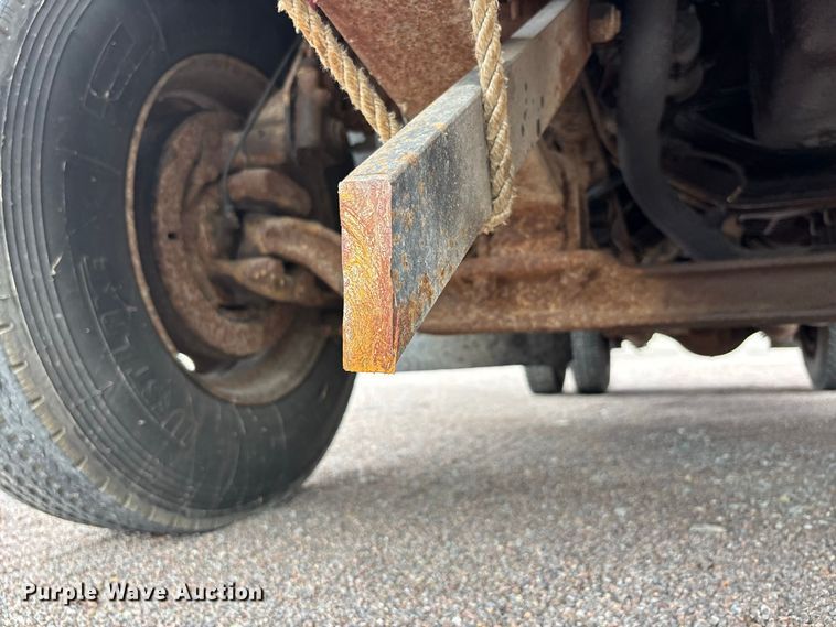 image for item ER3320 2000 Chevrolet C7 dump truck