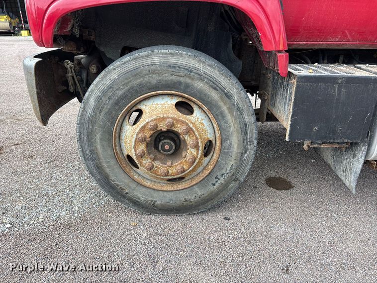 image for item ER3320 2000 Chevrolet C7 dump truck