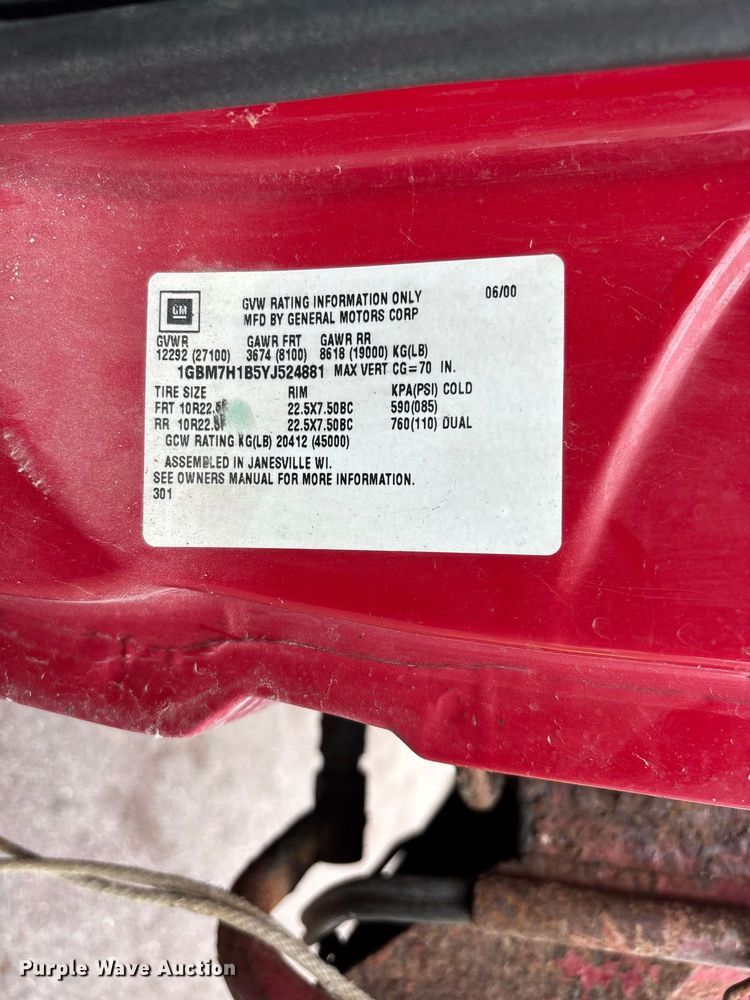 image for item ER3320 2000 Chevrolet C7 dump truck