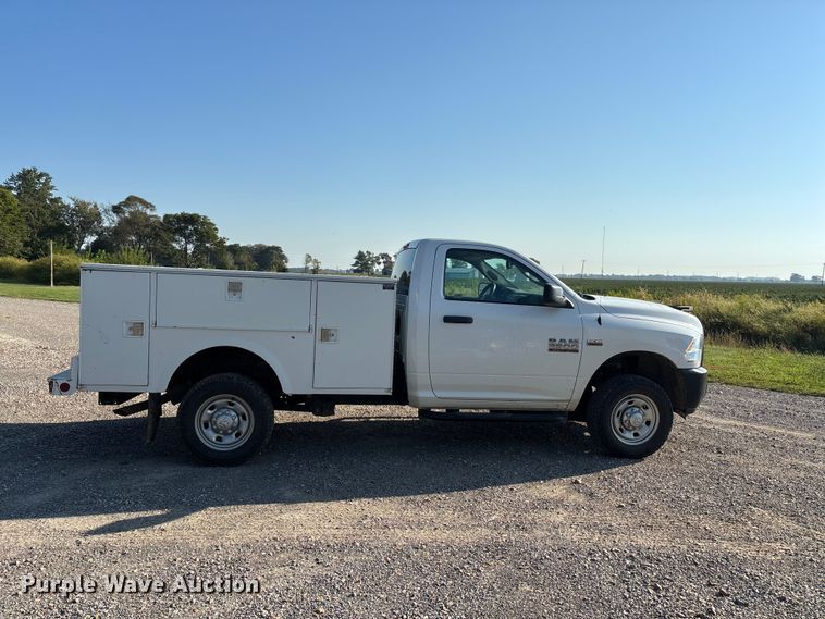 image for item ER3346U 2018 RAM 2500 utility bed pickup truck
