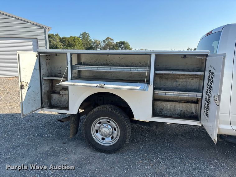 image for item ER3346U 2018 RAM 2500 utility bed pickup truck