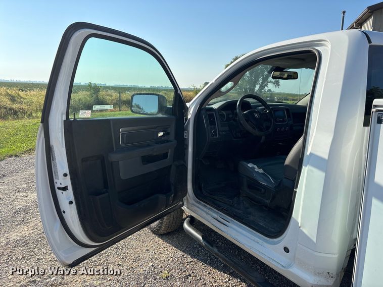image for item ER3346U 2018 RAM 2500 utility bed pickup truck