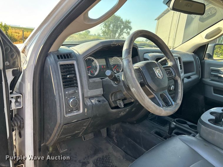 image for item ER3346U 2018 RAM 2500 utility bed pickup truck