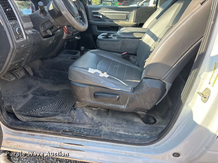 image for item ER3346U 2018 RAM 2500 utility bed pickup truck
