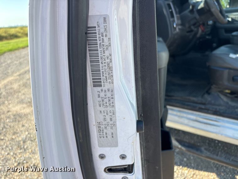 image for item ER3346U 2018 RAM 2500 utility bed pickup truck