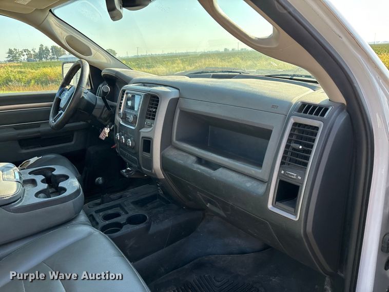 image for item ER3346 2018 RAM 2500 utility bed pickup truck