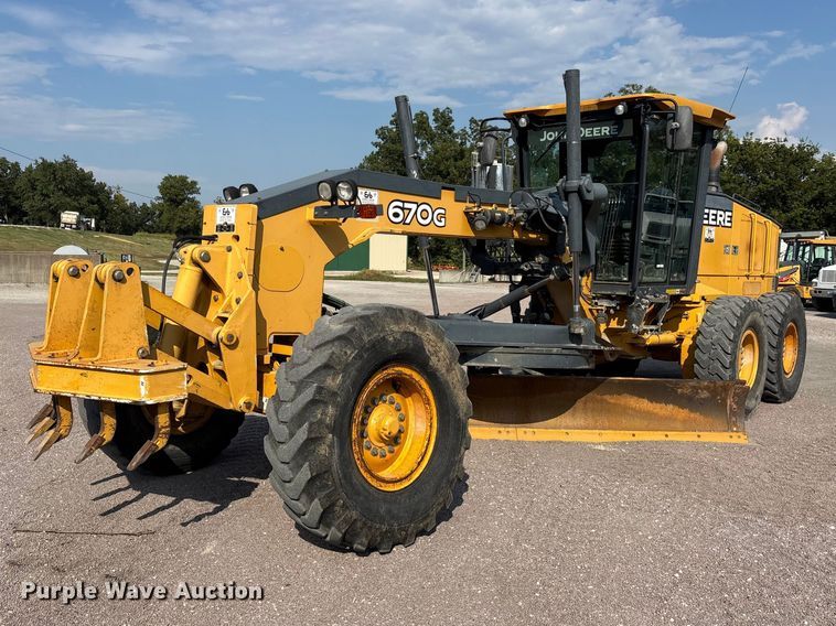 image for item ER3351 2011 John Deere 670G motor grader