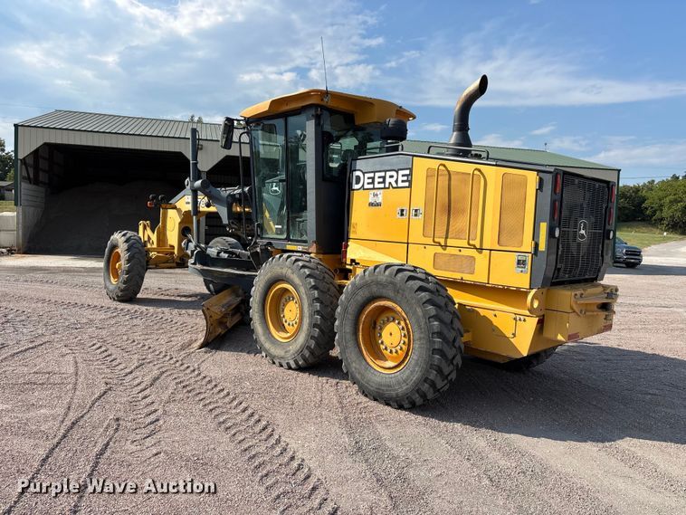 image for item ER3351 2011 John Deere 670G motor grader