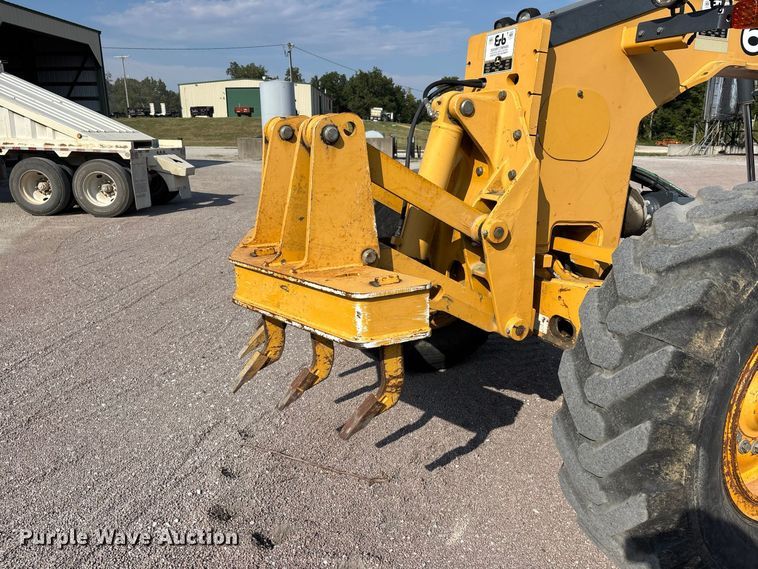 image for item ER3351 2011 John Deere 670G motor grader