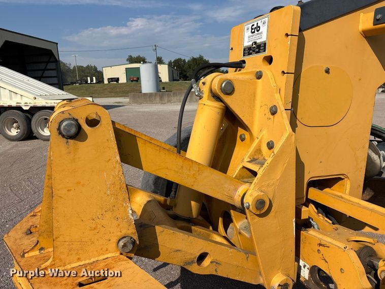 image for item ER3351 2011 John Deere 670G motor grader