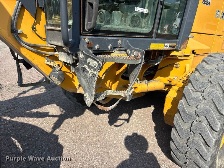 image for item ER3351 2011 John Deere 670G motor grader