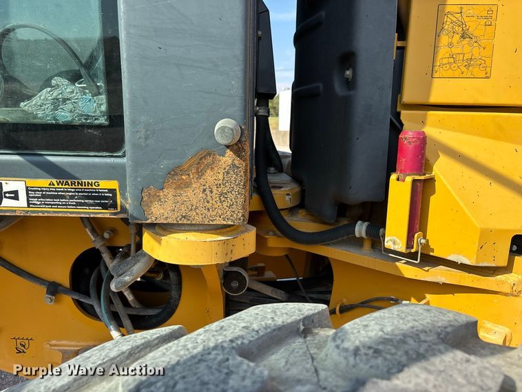 image for item ER3351 2011 John Deere 670G motor grader