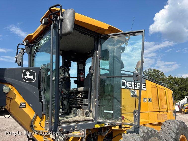 image for item ER3351 2011 John Deere 670G motor grader