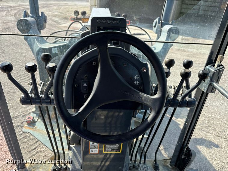 image for item ER3351 2011 John Deere 670G motor grader