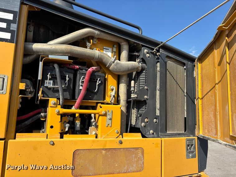 image for item ER3351 2011 John Deere 670G motor grader