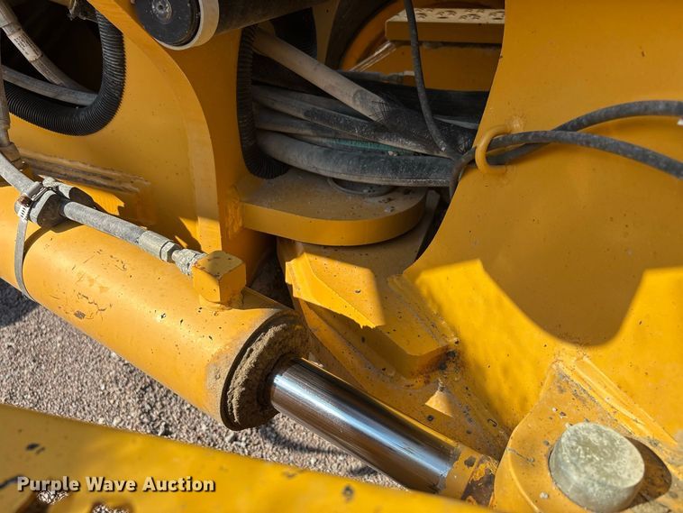 image for item ER3351 2011 John Deere 670G motor grader