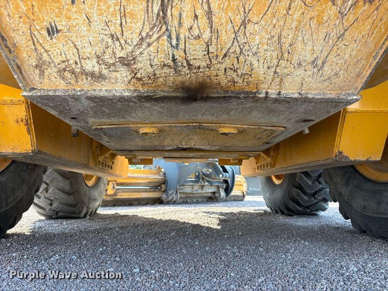 image for item ER3351 2011 John Deere 670G motor grader