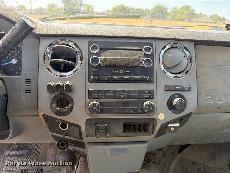 image for item ES8119 2015 Ford F250 Super Duty pickup truck