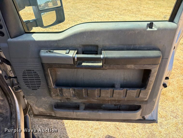 image for item ES8119 2015 Ford F250 Super Duty pickup truck