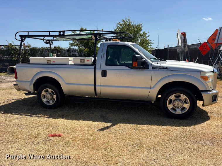 image for item ES8120 2015 Ford F250 Super Duty pickup truck