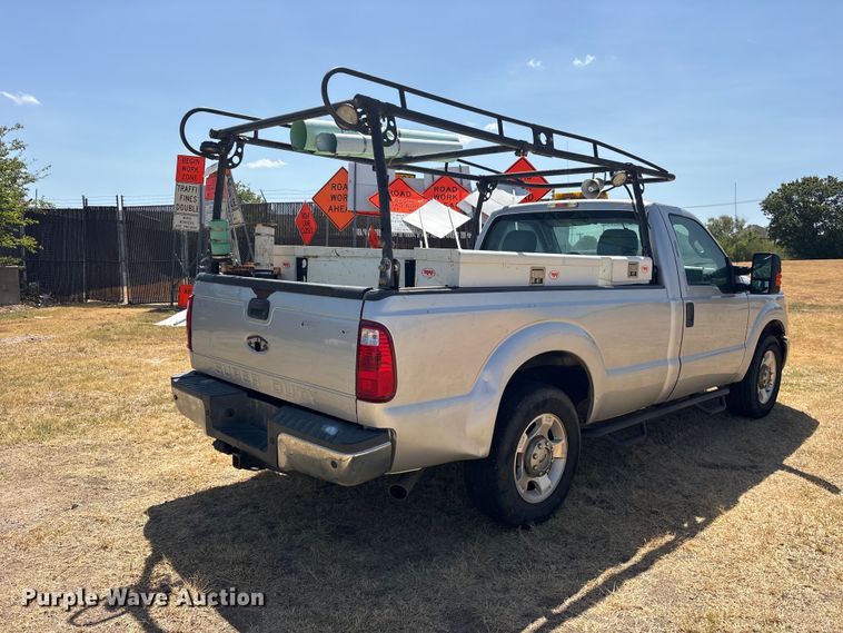 image for item ES8120 2015 Ford F250 Super Duty pickup truck