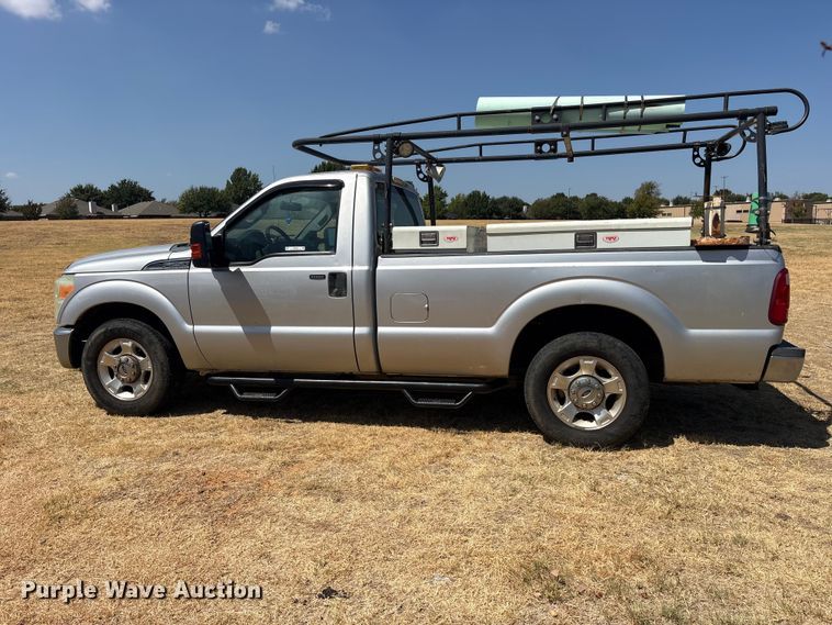 image for item ES8120 2015 Ford F250 Super Duty pickup truck