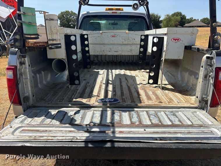 image for item ES8120 2015 Ford F250 Super Duty pickup truck