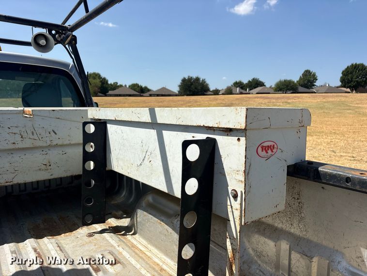 image for item ES8120 2015 Ford F250 Super Duty pickup truck