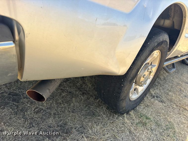 image for item ES8120 2015 Ford F250 Super Duty pickup truck