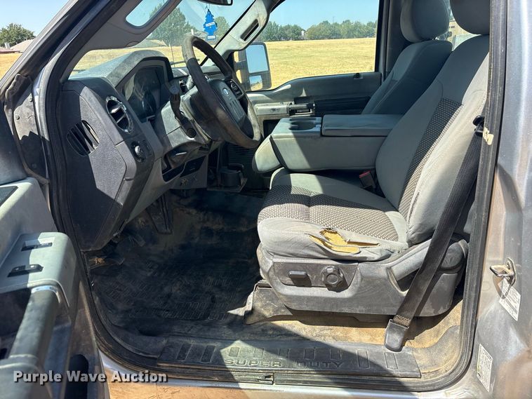 image for item ES8120 2015 Ford F250 Super Duty pickup truck