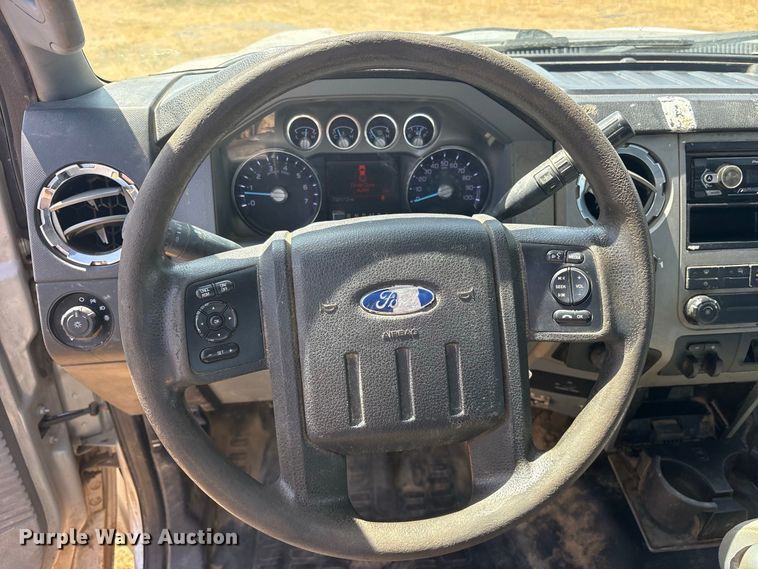 image for item ES8120 2015 Ford F250 Super Duty pickup truck