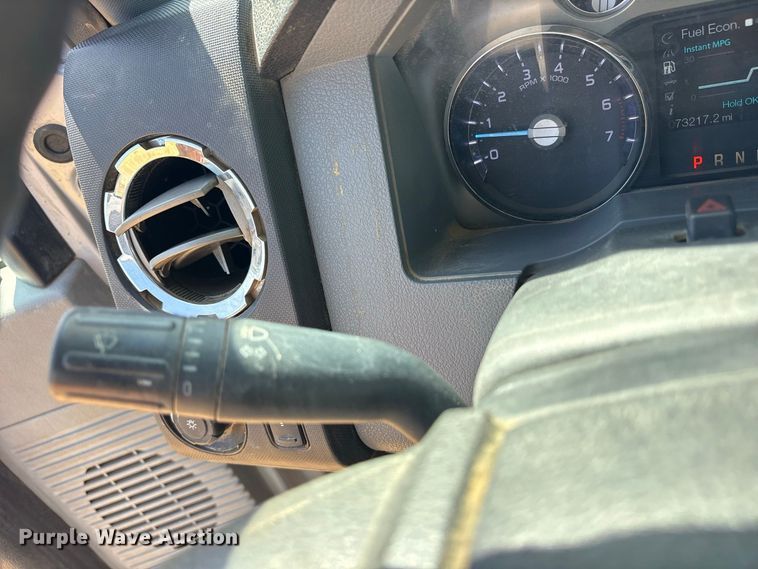 image for item ES8120 2015 Ford F250 Super Duty pickup truck