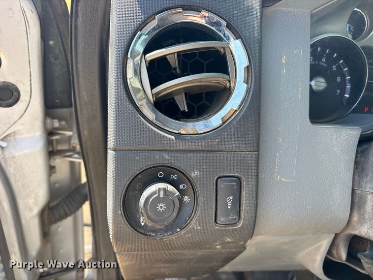 image for item ES8120 2015 Ford F250 Super Duty pickup truck