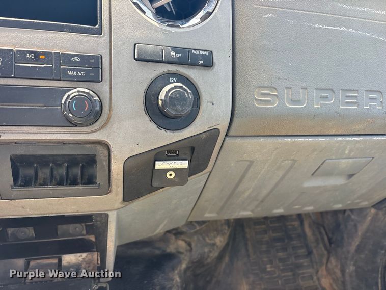image for item ES8120 2015 Ford F250 Super Duty pickup truck
