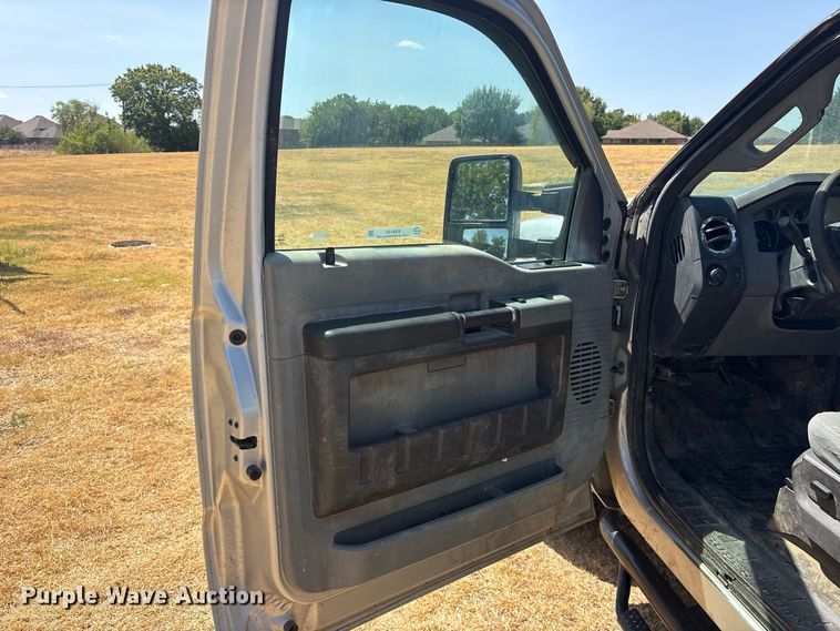 image for item ES8120 2015 Ford F250 Super Duty pickup truck