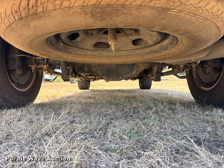 image for item ES8120 2015 Ford F250 Super Duty pickup truck