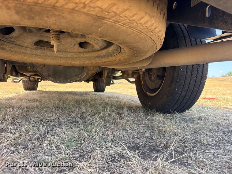 image for item ES8120 2015 Ford F250 Super Duty pickup truck