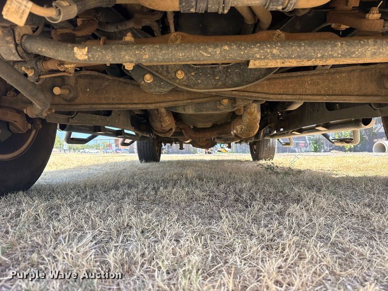 image for item ES8120 2015 Ford F250 Super Duty pickup truck