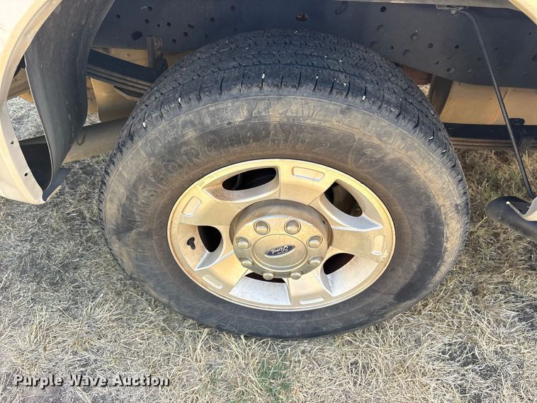 image for item ES8120 2015 Ford F250 Super Duty pickup truck