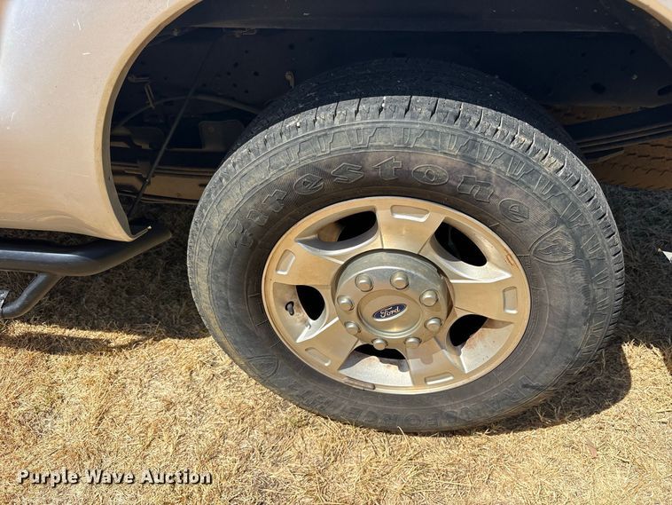 image for item ES8120 2015 Ford F250 Super Duty pickup truck