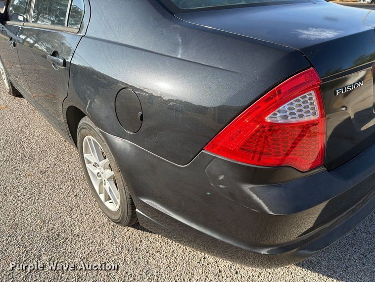 image for item ES8122 2010 Ford Fusion 