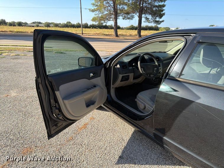 image for item ES8122 2010 Ford Fusion 
