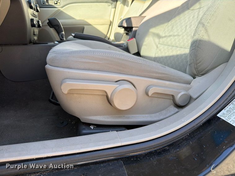 image for item ES8122 2010 Ford Fusion 