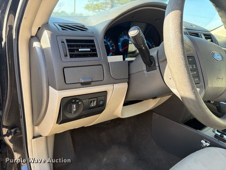 image for item ES8122 2010 Ford Fusion 