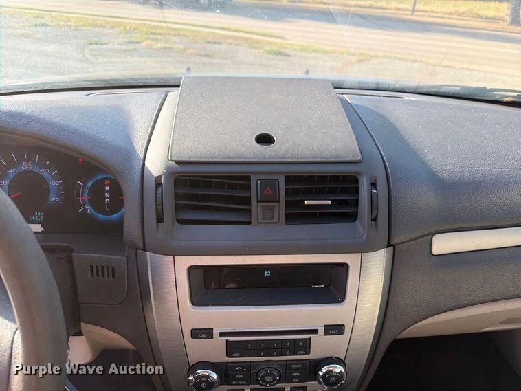 image for item ES8122 2010 Ford Fusion 