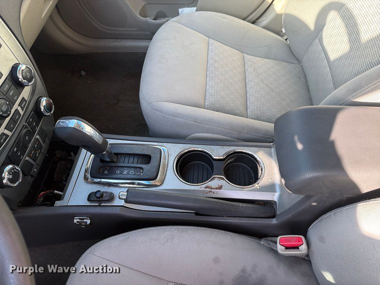image for item ES8122 2010 Ford Fusion 