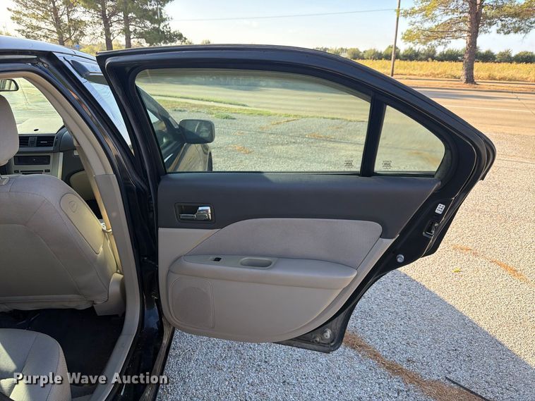 image for item ES8122 2010 Ford Fusion 