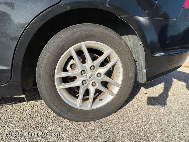 image for item ES8122 2010 Ford Fusion 