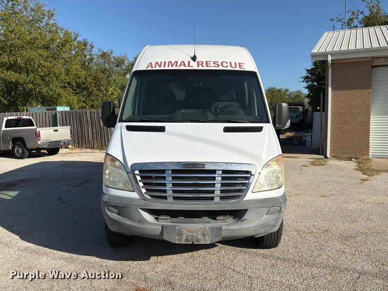 image for item ES8123 2012 Freightliner Sprinter van