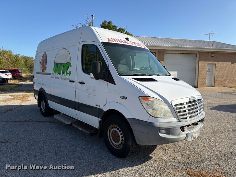 image for item ES8123 2012 Freightliner Sprinter van